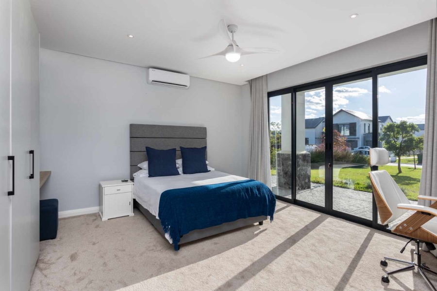 5 Bedroom Property for Sale in Val De Vie Estate Western Cape